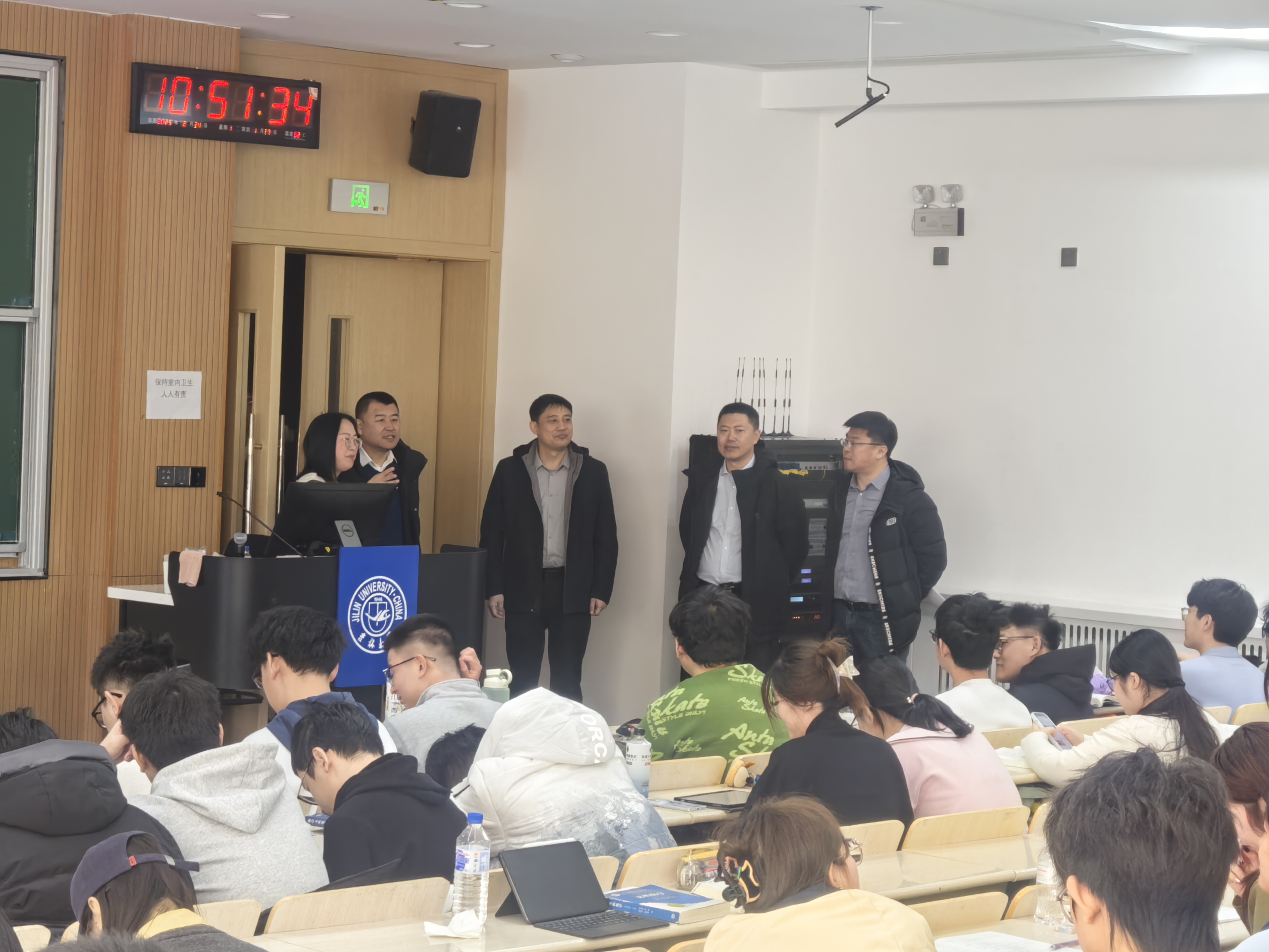 化学学院开展新学期巡课督导工作